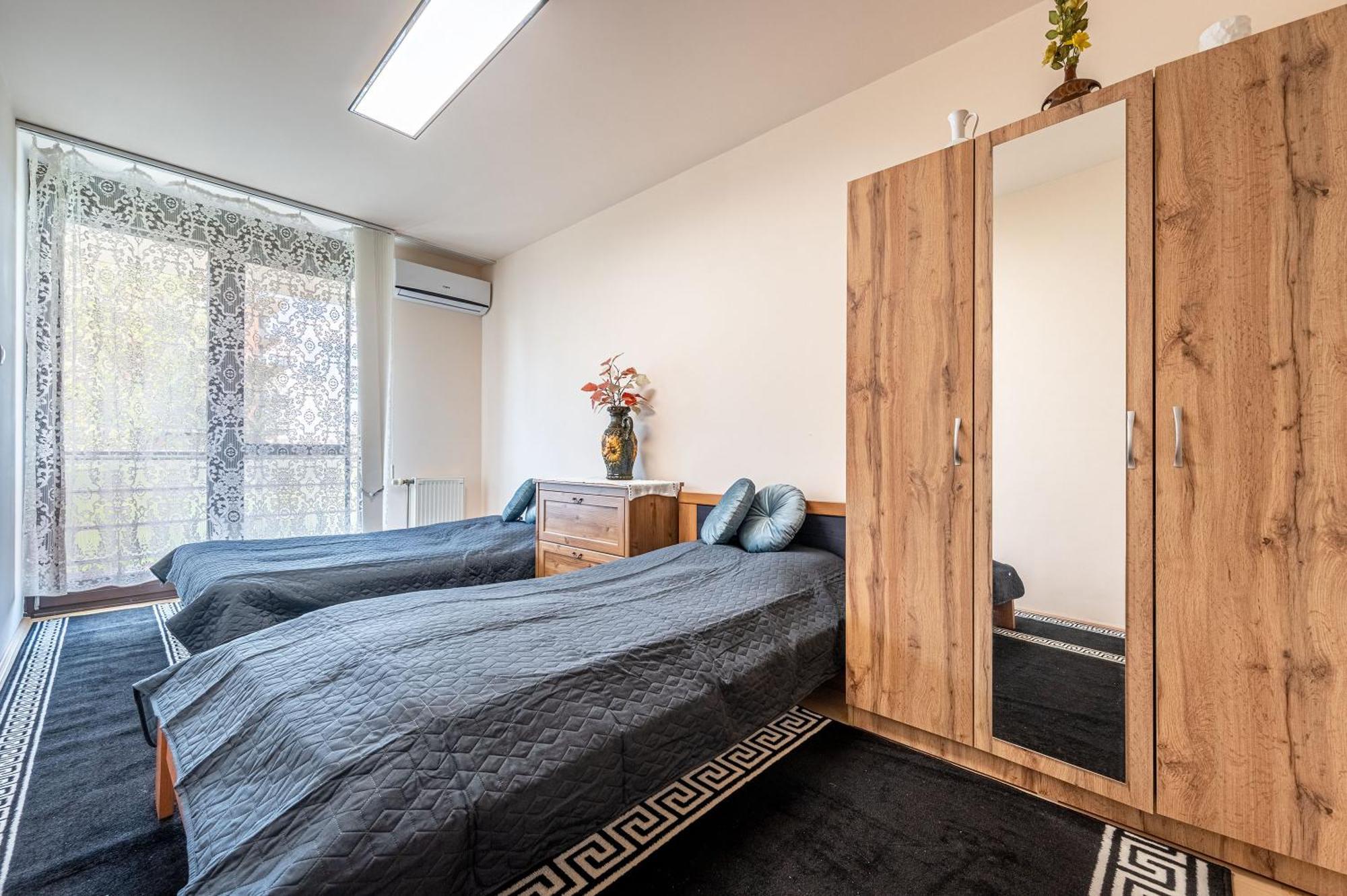 Riversider - With A View Of The Danube And Margaret Island *
