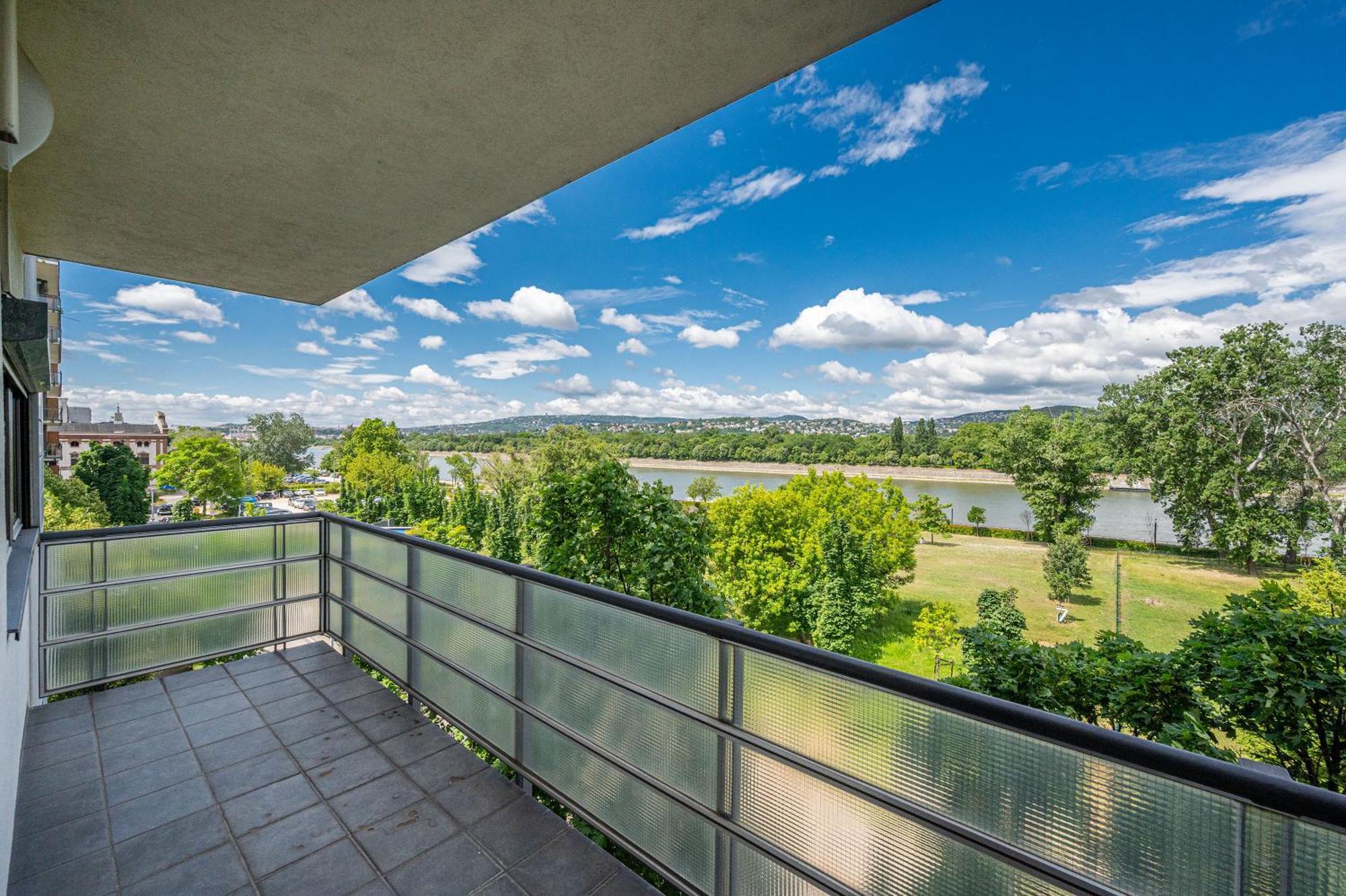 Riversider - With A View Of The Danube And Margaret Island * Budapest